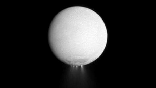 Encélado, satélite de Saturno.